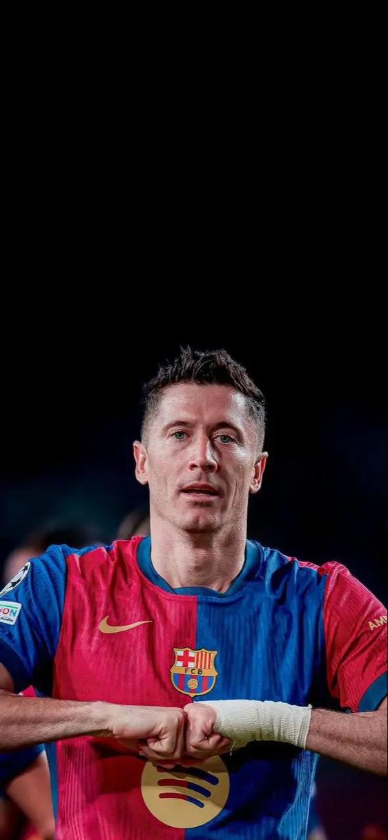 旭旭宝宝称游戏主播不好做，冠军主播熬到半夜“只有”1万块，感慨时代变了！