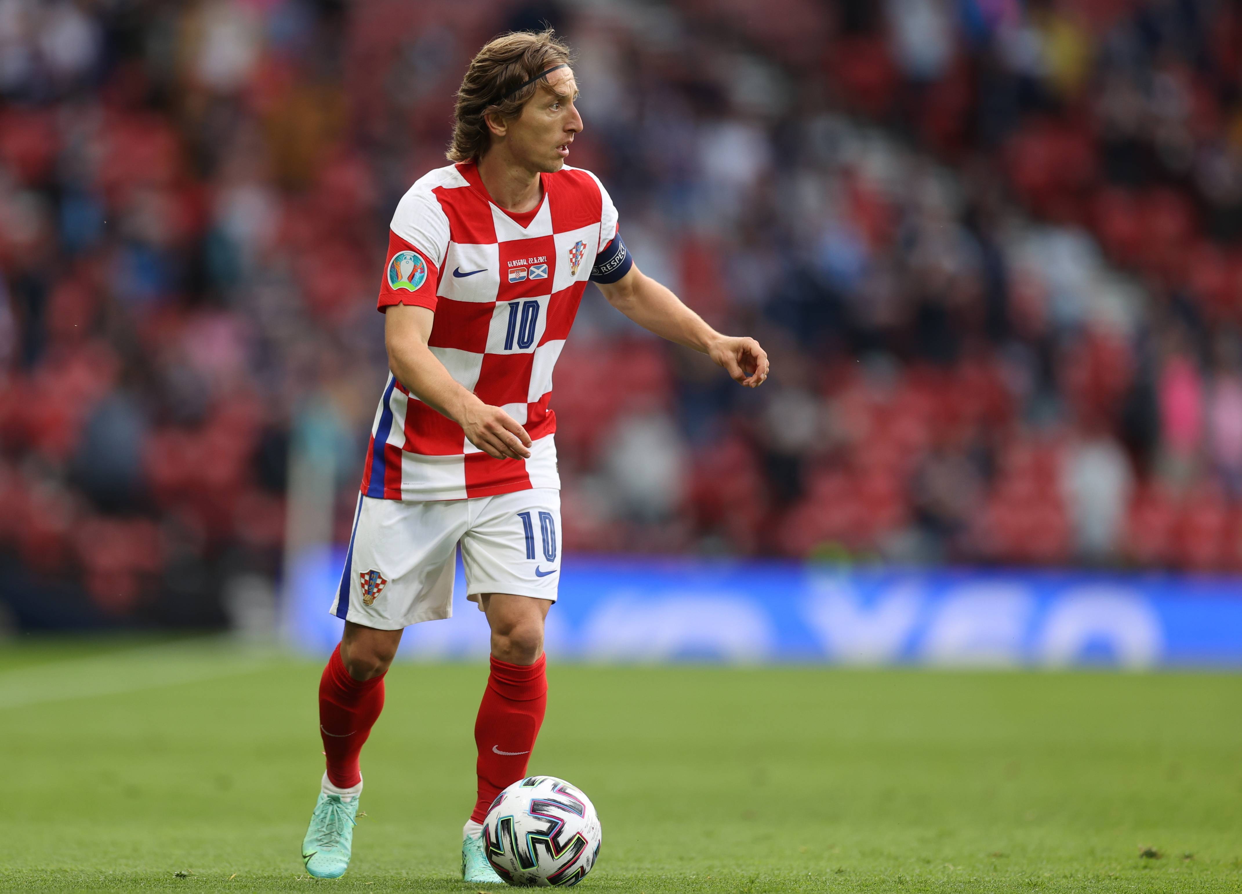 3-0！3-3！疯狂一夜，大巴黎登顶，法兰克福绝平，亚特兰大翻车