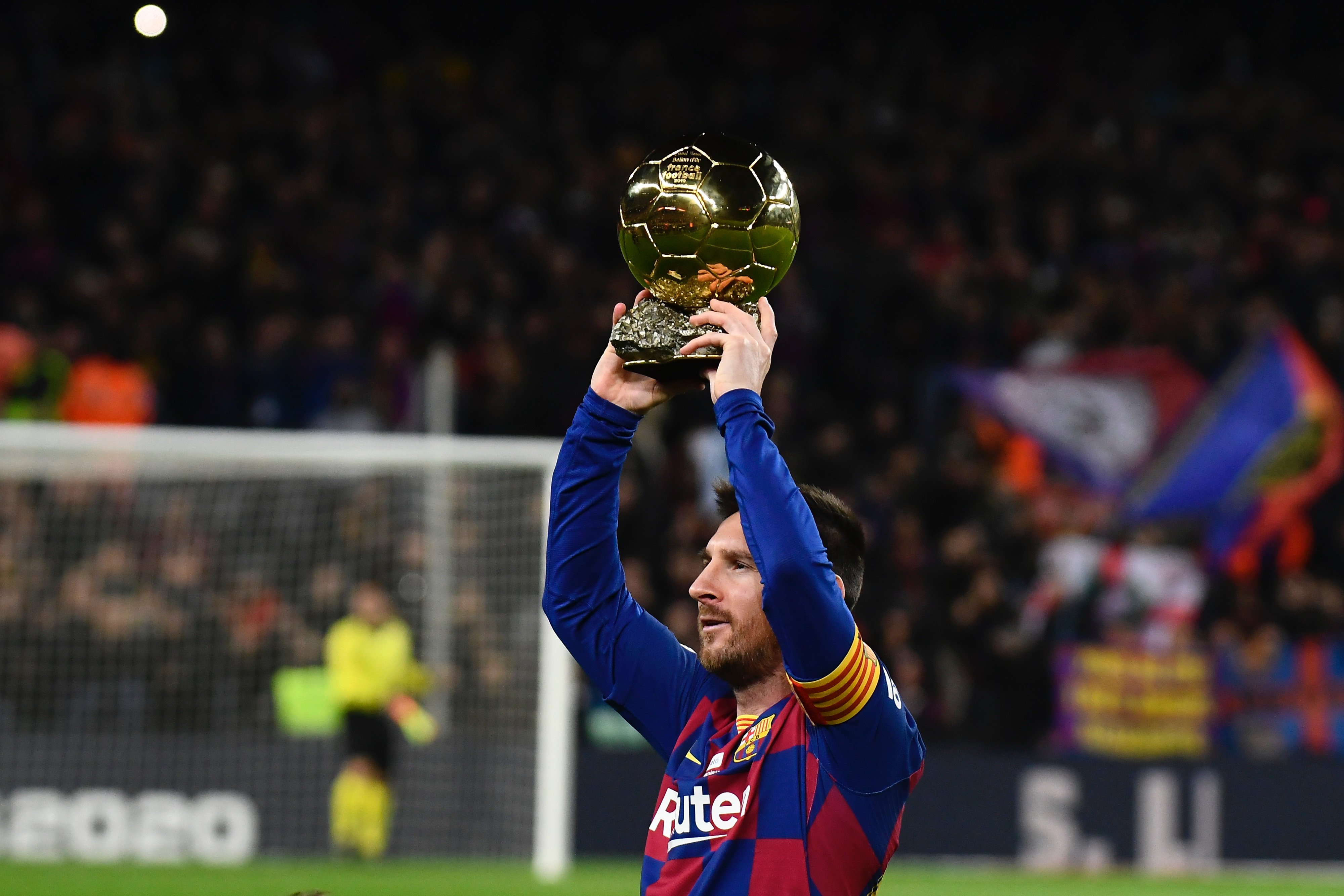 [NBA]克莱伯前场板助攻 詹姆斯跟进暴扣