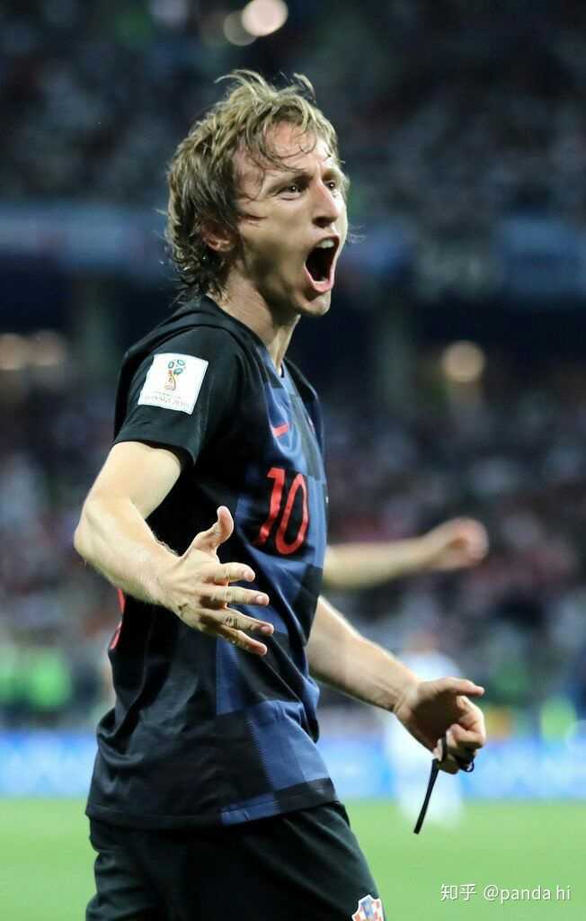 大神自制《战锤40K》真人比例雕像：还原度直接拉满！