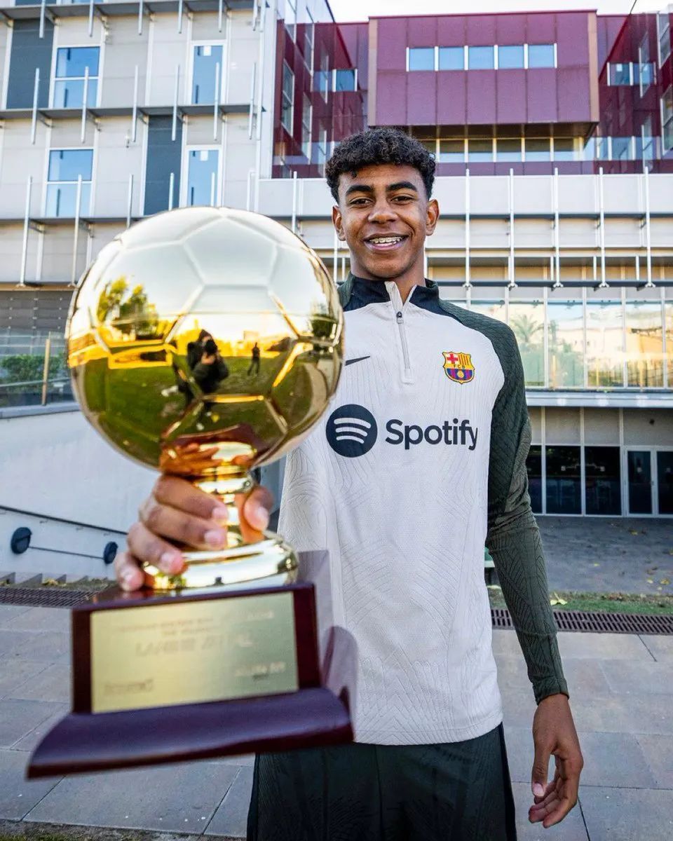 【LPL老婆】余霜抹胸长裙，比美貌先到来的是香气