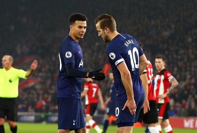 [中超]互送大礼 山东泰山战平浙江