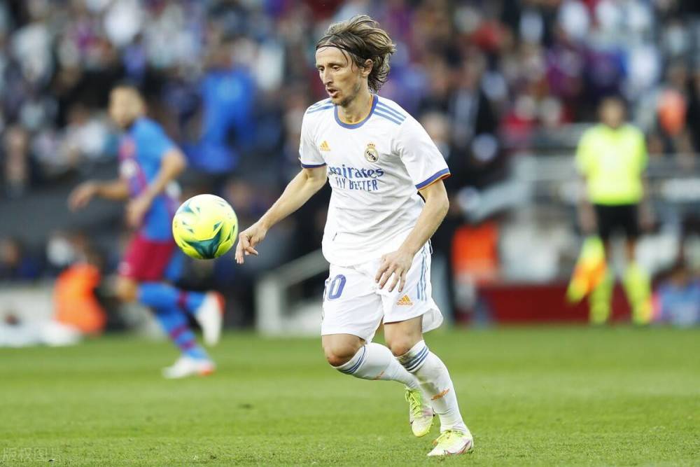 浓眉手伤传不动刀将缺阵数周，曝常规赛恐报销让球星本人发文驳斥